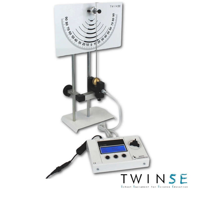 Expérimentation du pendule avec chronomètre numérique sur support avec tiges / Pendulum experiment on a rod with digital chronometer